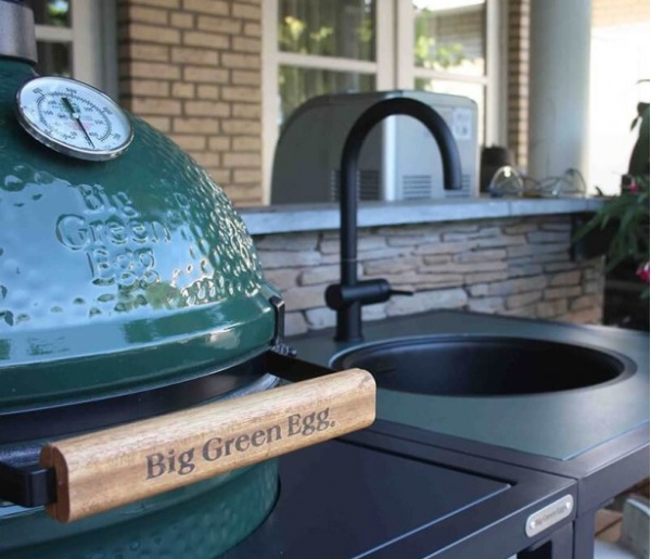 Рукоятка для купола гриля M из акации с надписью Big Green Egg