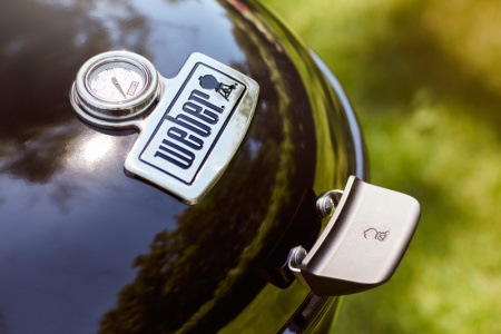Угольный гриль Weber Master-Touch Premium E-5770 57 см