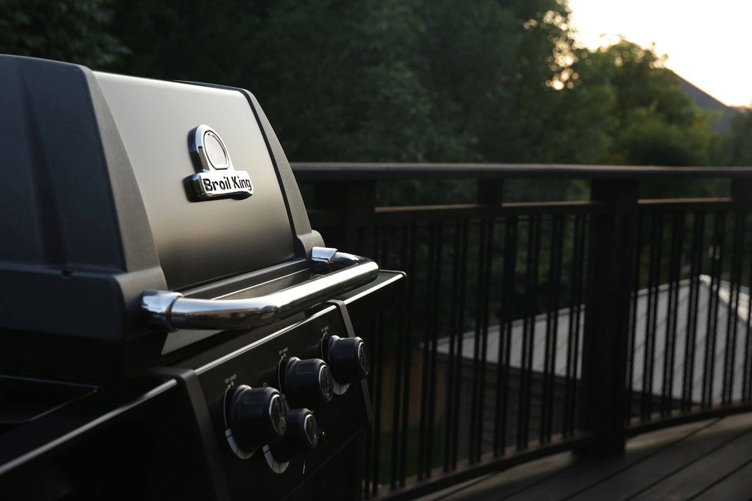 Газовый гриль Broil King Royal 340 Shadow
